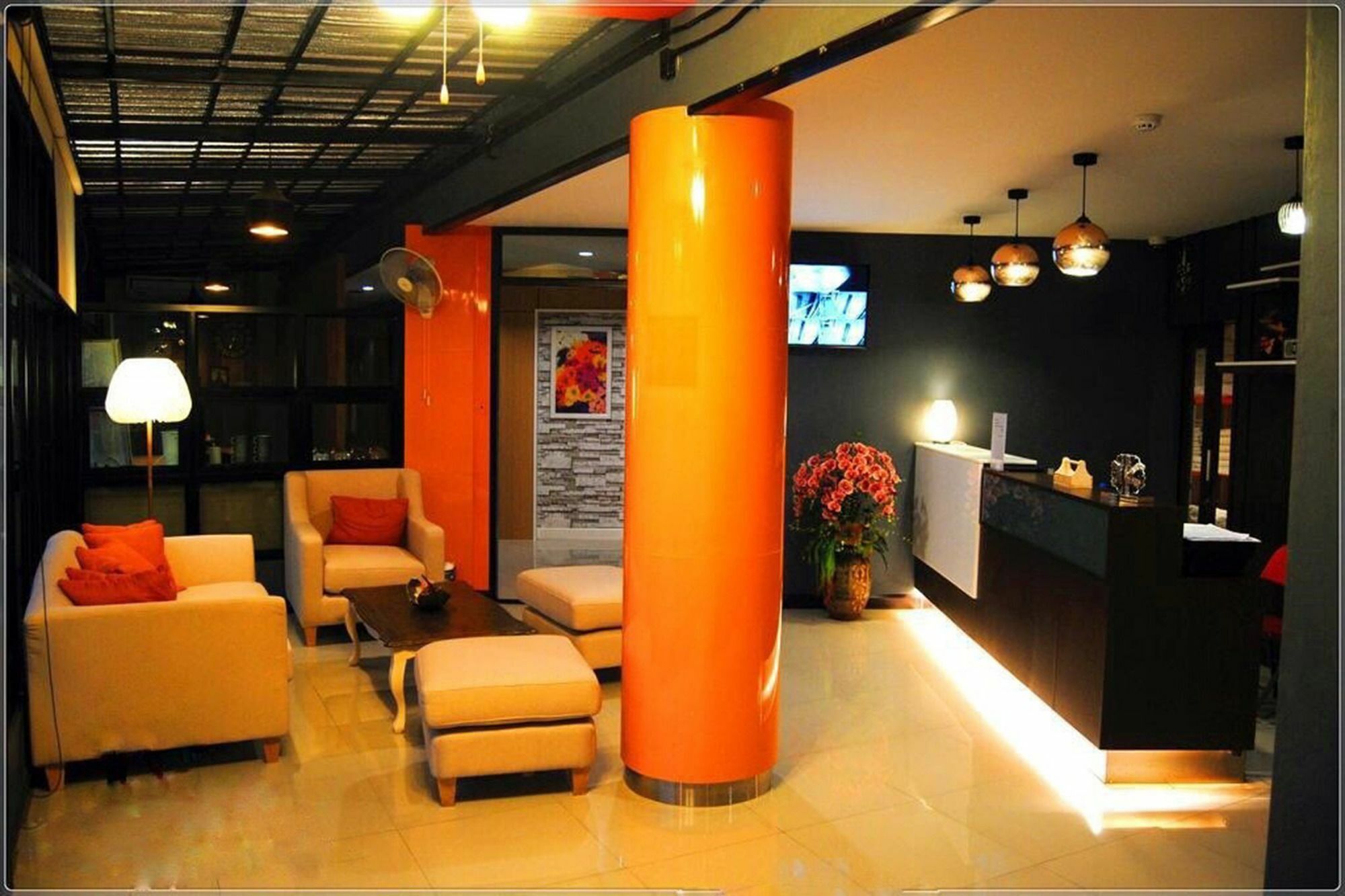 Uplus Uhome Residence Pattaya Bagian luar foto