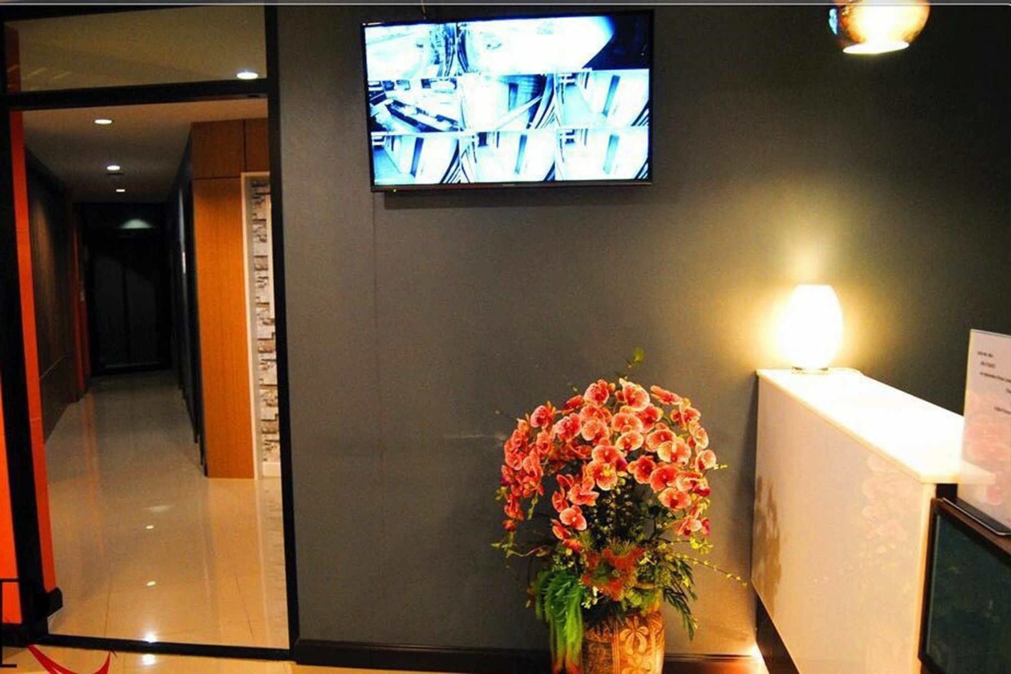 Uplus Uhome Residence Pattaya Bagian luar foto