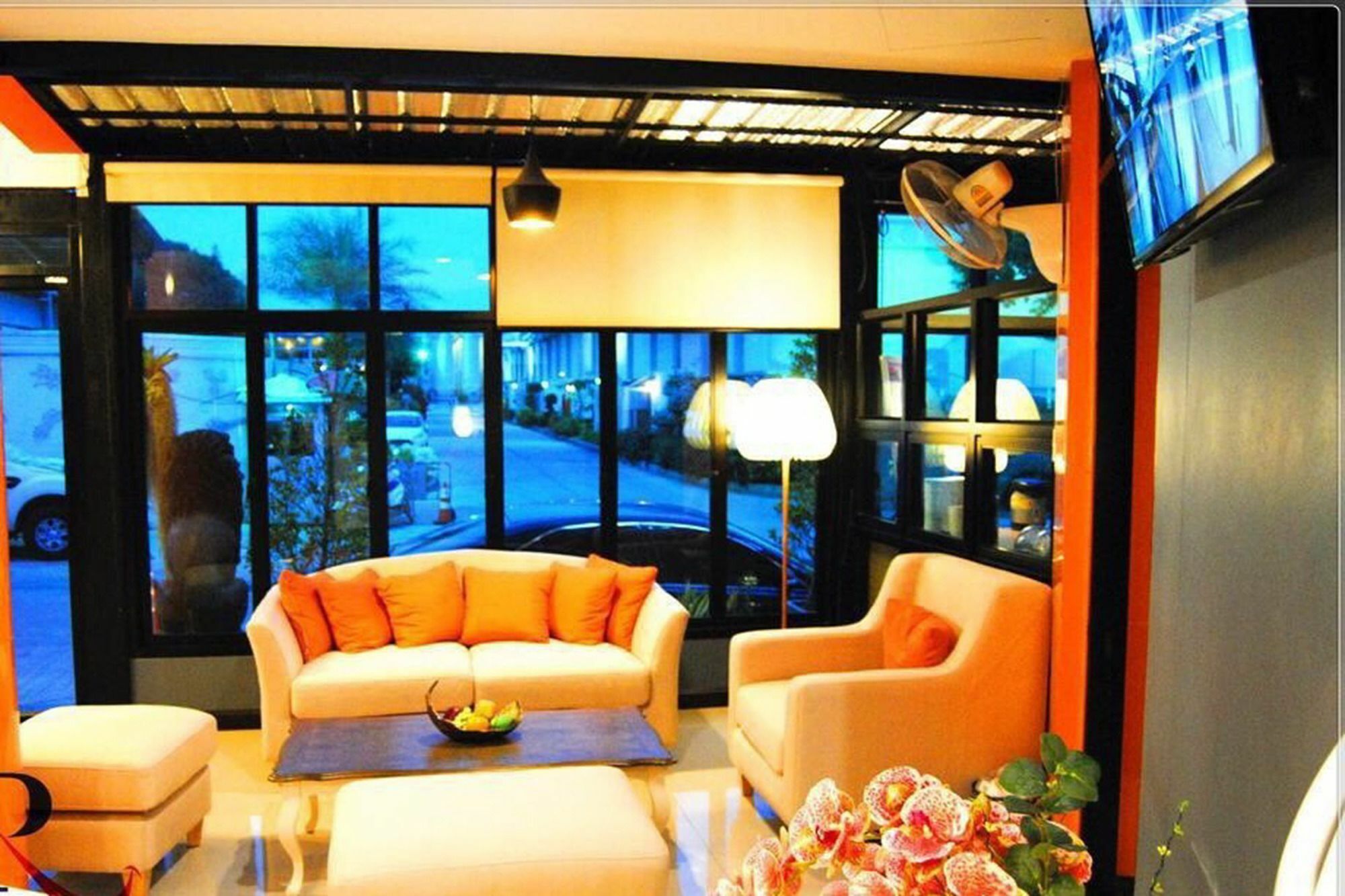 Uplus Uhome Residence Pattaya Bagian luar foto